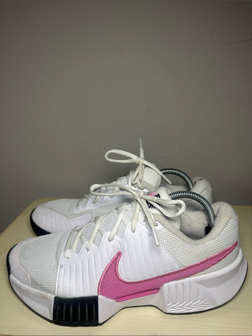 Nike GP Challenge Pro Women's White and Pink Athletic Tennis Shoes